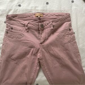 Spring/summer jeans with a side embroidery